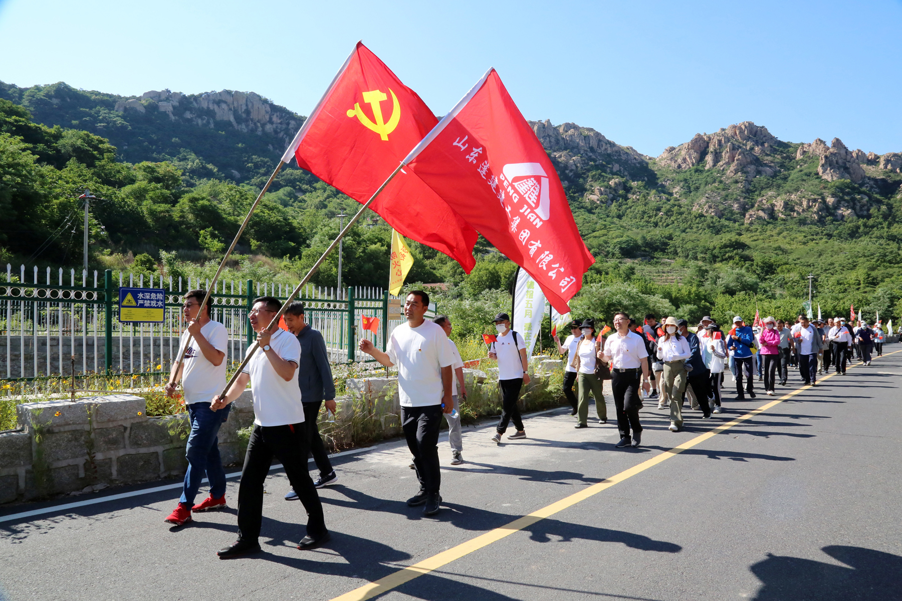 党建赋能 匠心领航 ——蓬建集团庆“七·一”主题活动侧记(图2)
